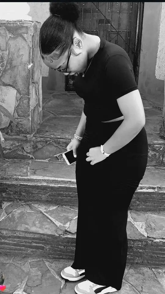 Talkie AI - Chat with Leah