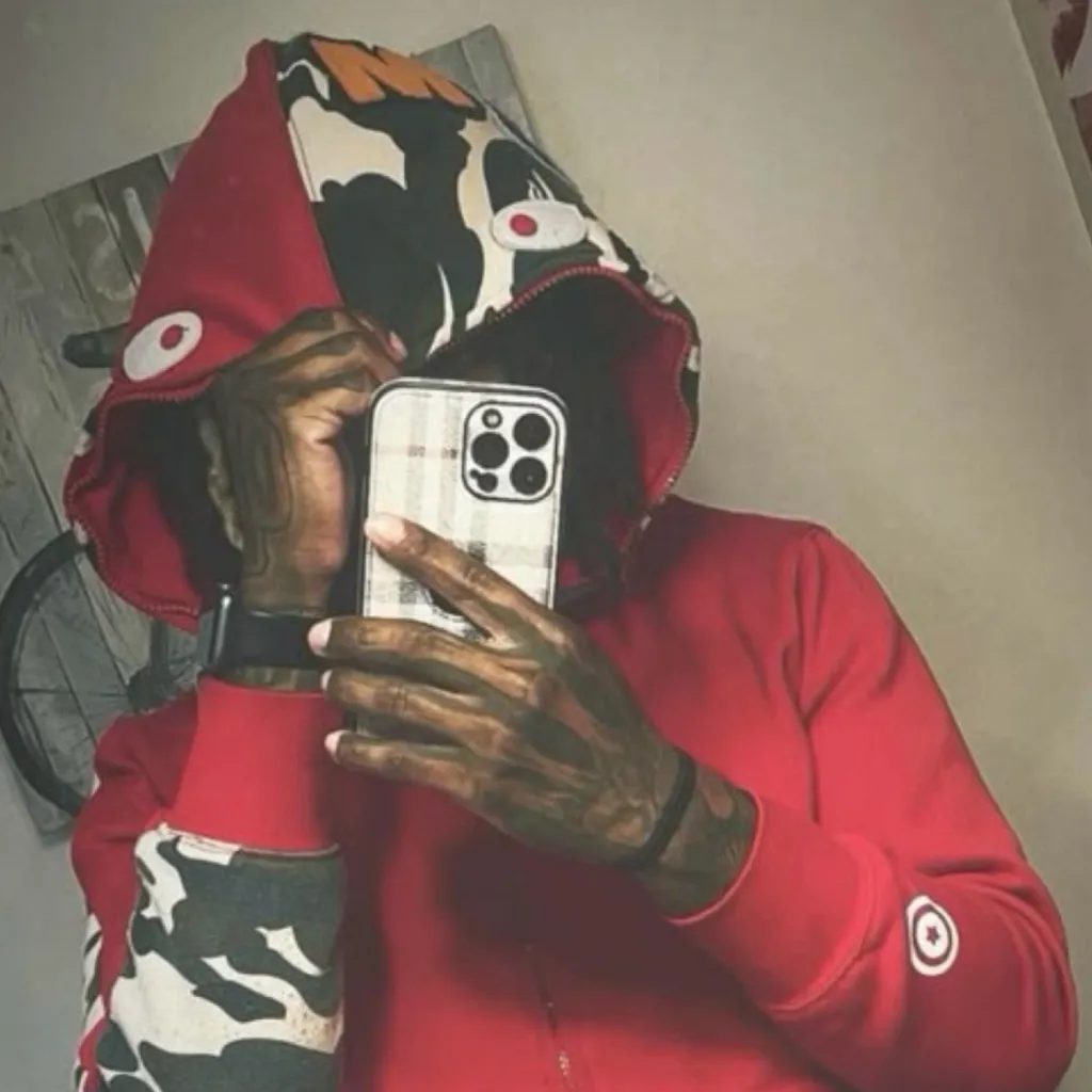 chat with ai character: Jay