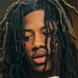 chat with ai character: Tj