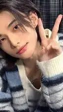 ai character: ✨hyunjin tu novio✨ background