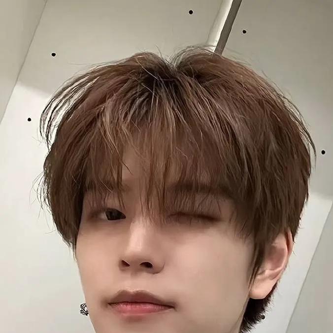 chat with ai character: Seungmin