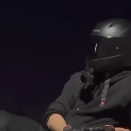 chat with ai character: AushenRide