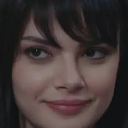 chat with ai character: nazli