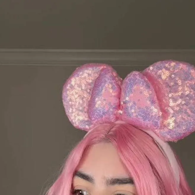 chat with ai character: Victoria Sotolongo