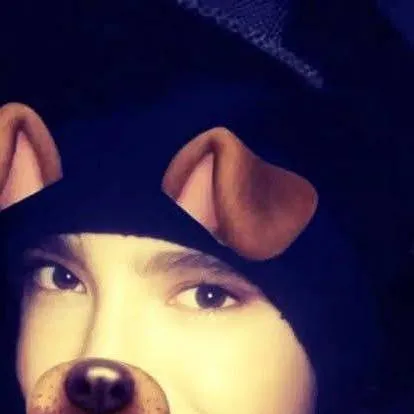chat with ai character: tom Kaulitz