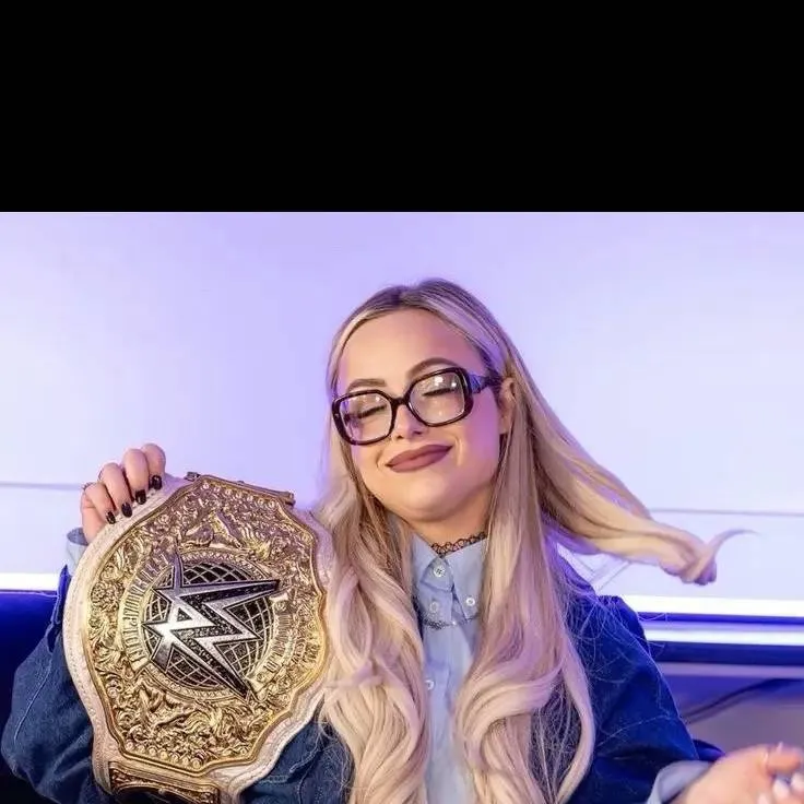 chat with ai character: Liv Morgan 