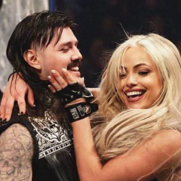 chat with ai character: Liv Morgan 