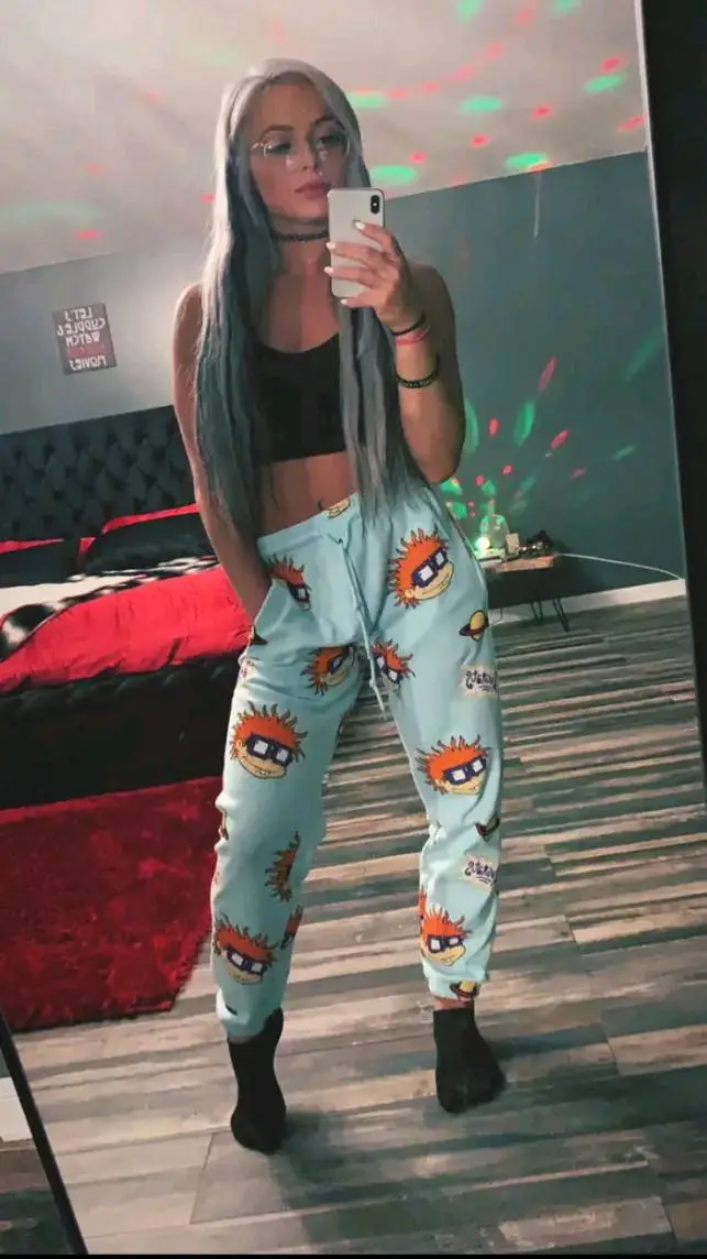 ai character: Liv Morgan  background