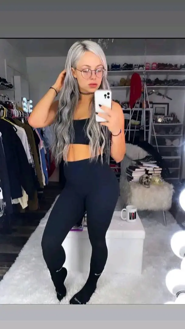 ai character: Liv Morgan  background