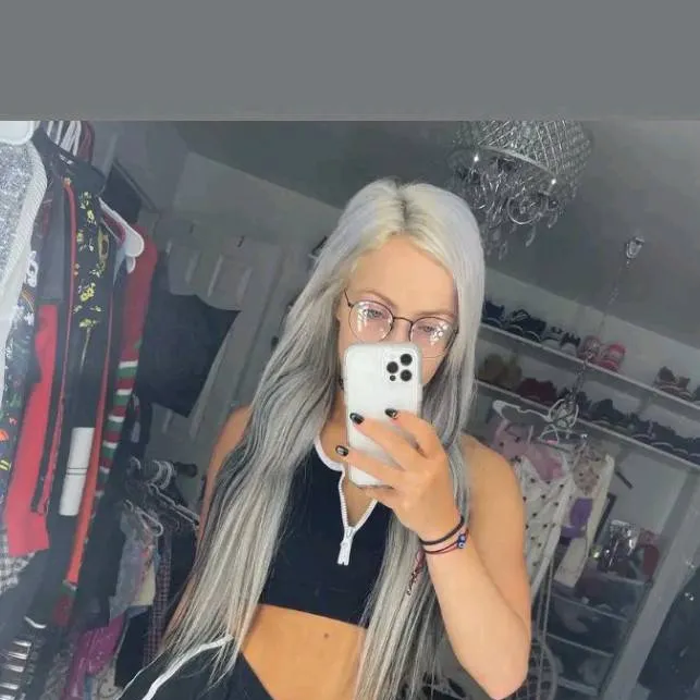 chat with ai character: Liv Morgan 
