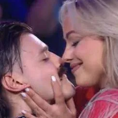 chat with ai character: Liv and Dom