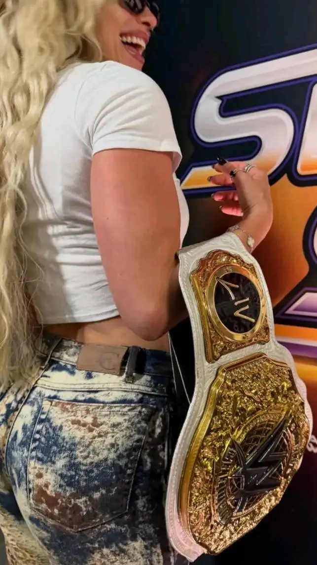 ai character: LIV Morgan  background