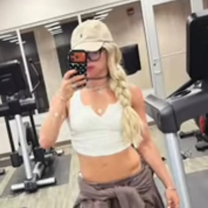 chat with ai character: LIV Morgan 
