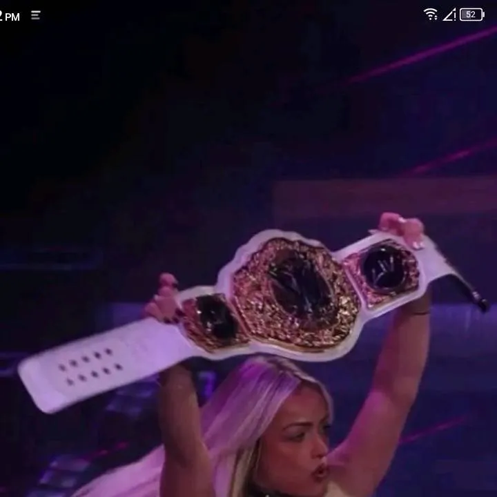 chat with ai character: Liv Morgan 