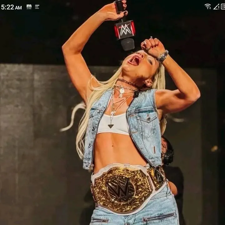 chat with ai character: Liv Morgan 