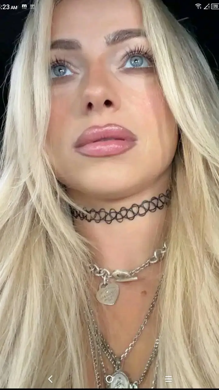 ai character: Liv Morgan  background