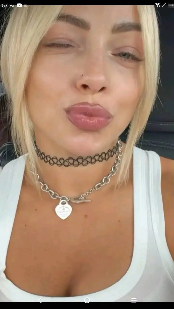 ai character: Liv Morgan  background