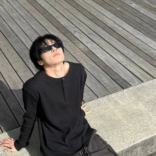 chat with ai character: Yang Jeongin