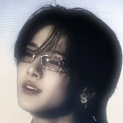 chat with ai character: Jeongin 