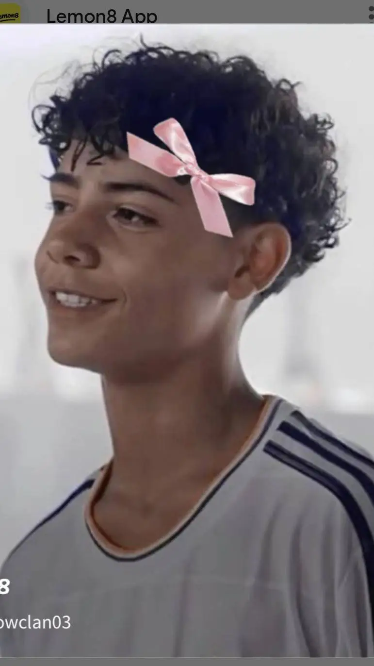 ai character: Cristiano jr. background