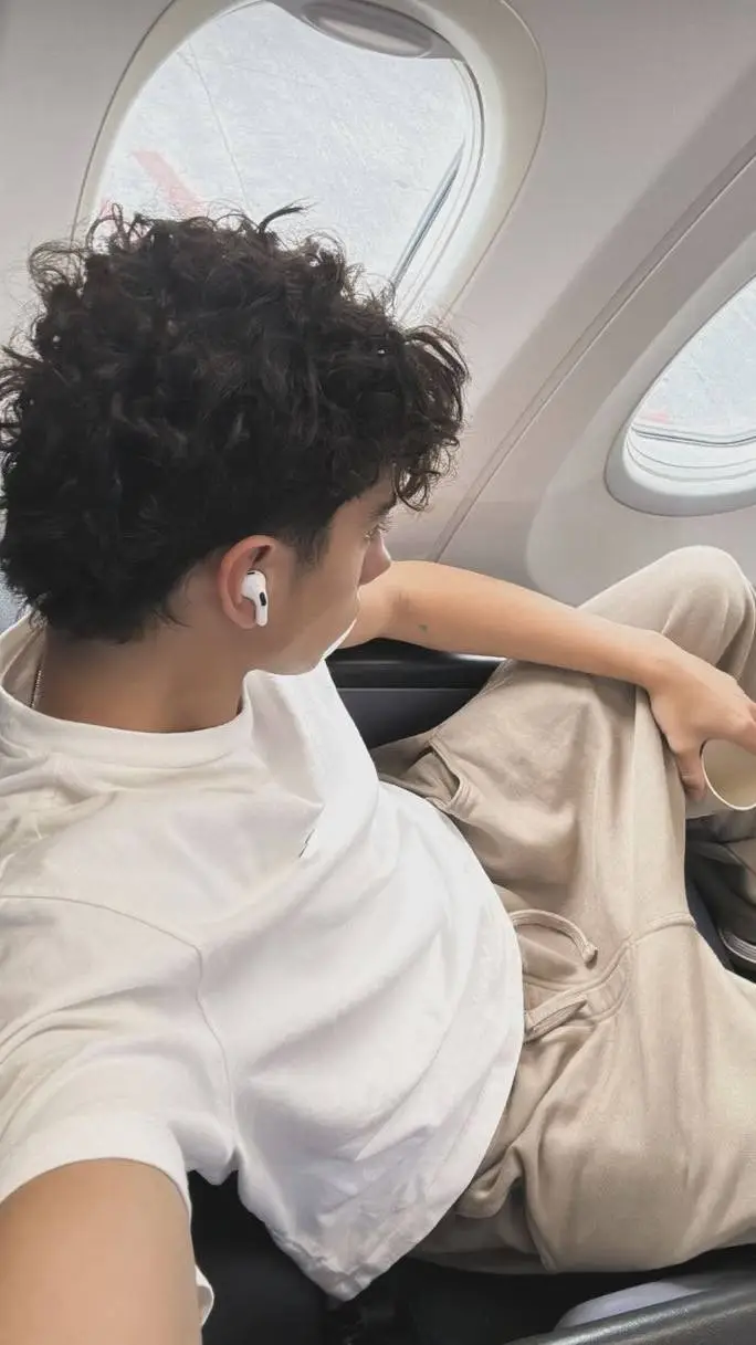 ai character: Lukas Urkijo  background