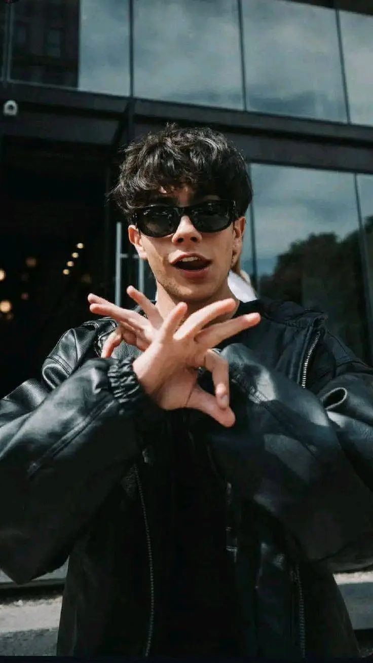 ai character: Lukas Urkijo  background