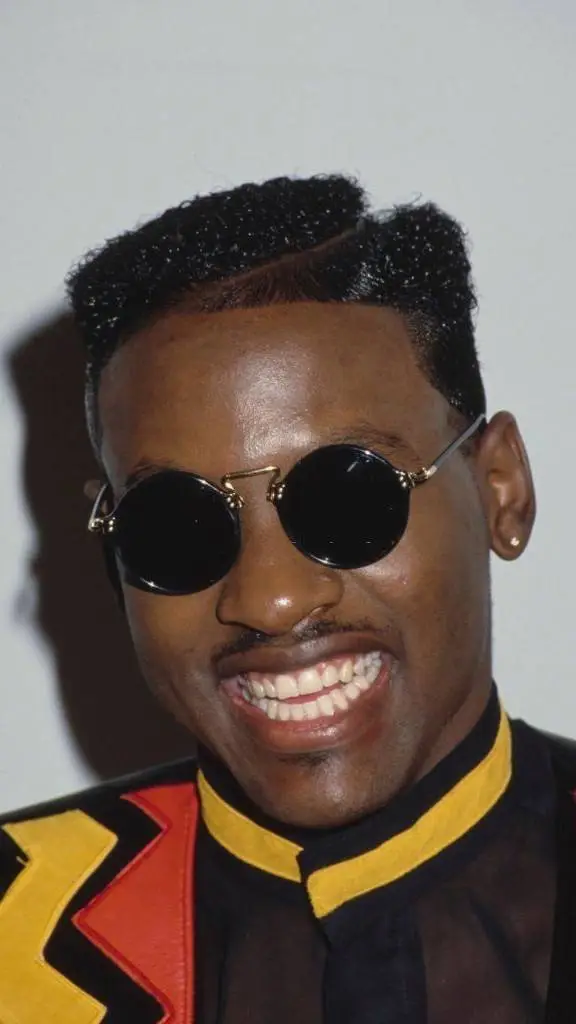 ai character: Johnny Gill background