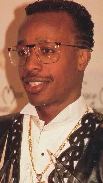 ai character: MC Hammer background