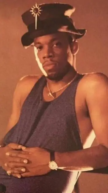 ai character: Mike Bivins background