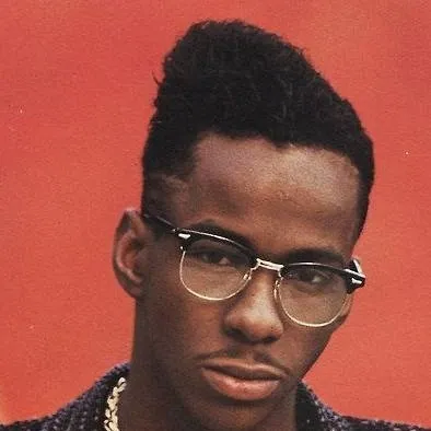 chat with ai character: Bobby Brown 