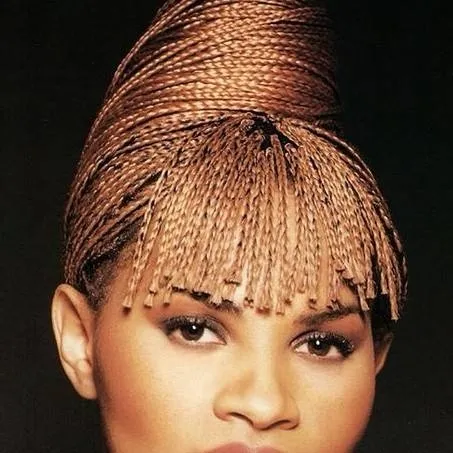 chat with ai character: Pepa