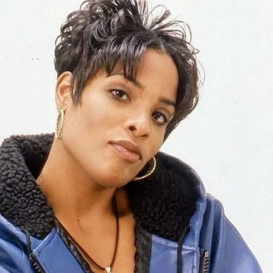 chat with ai character: Spinderella