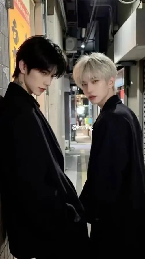 ai character: {Noah~Jonas} background