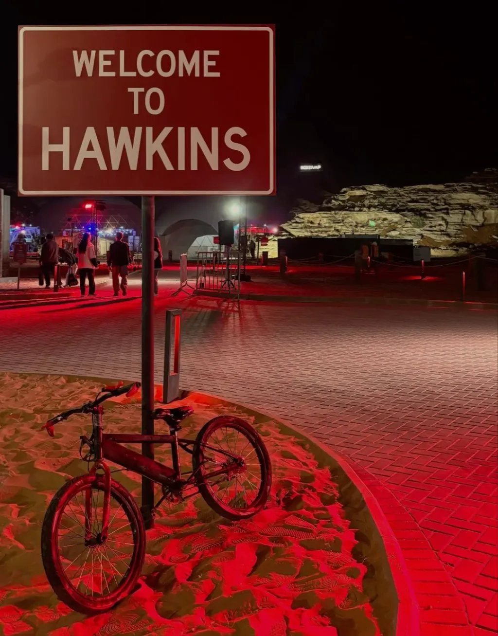 chat with ai character: Stranger things..