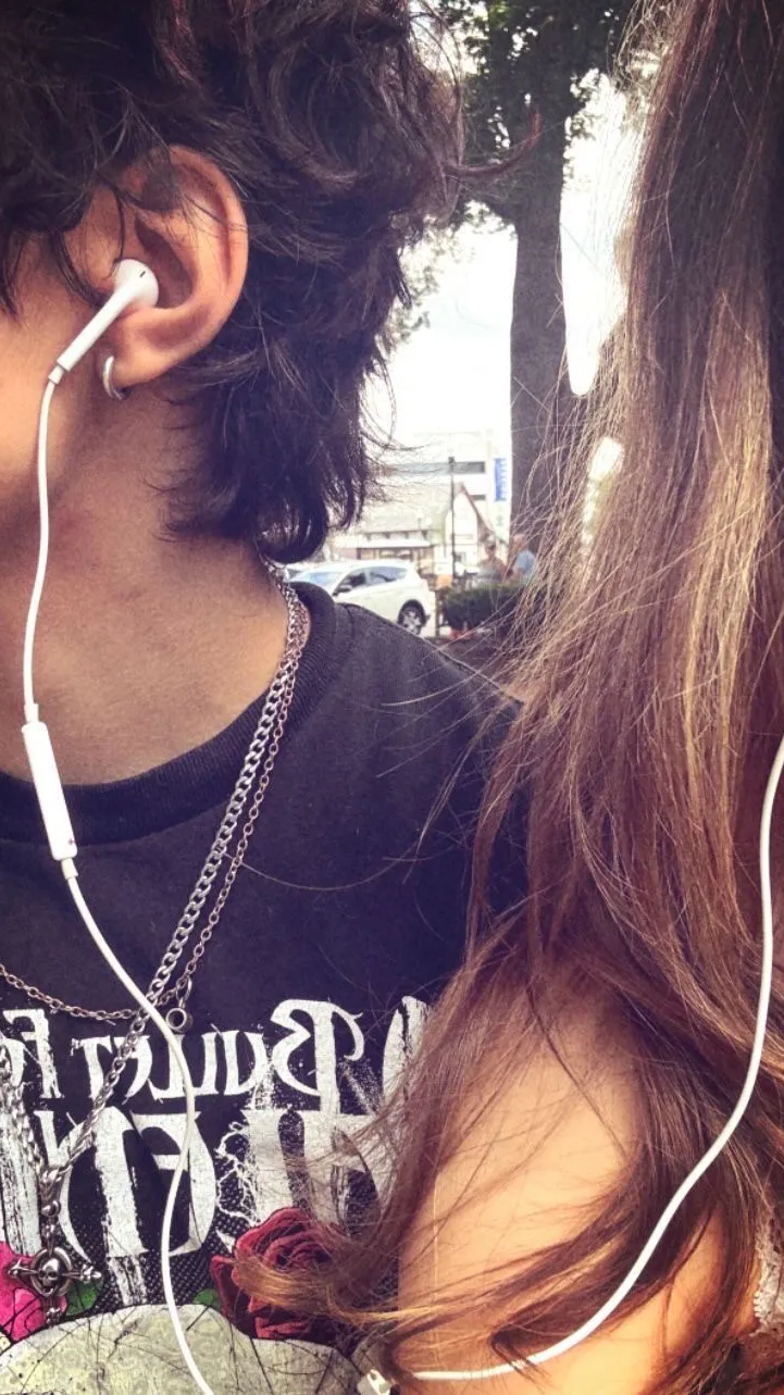 ai character: Nimo  background