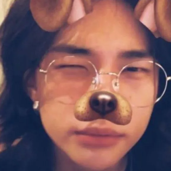 chat with ai character: Hyunjin baby star