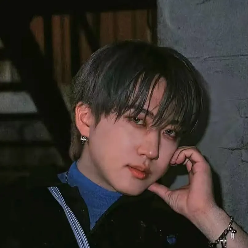 chat with ai character: Changbin