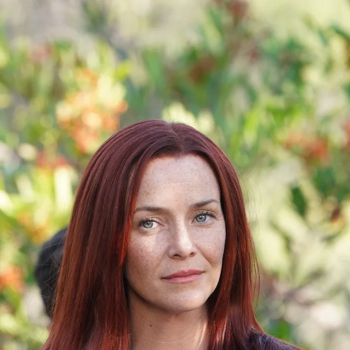chat with ai character: Rosalyn dyer 
