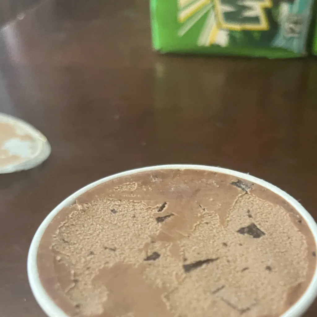 chat with ai character: Ice cream