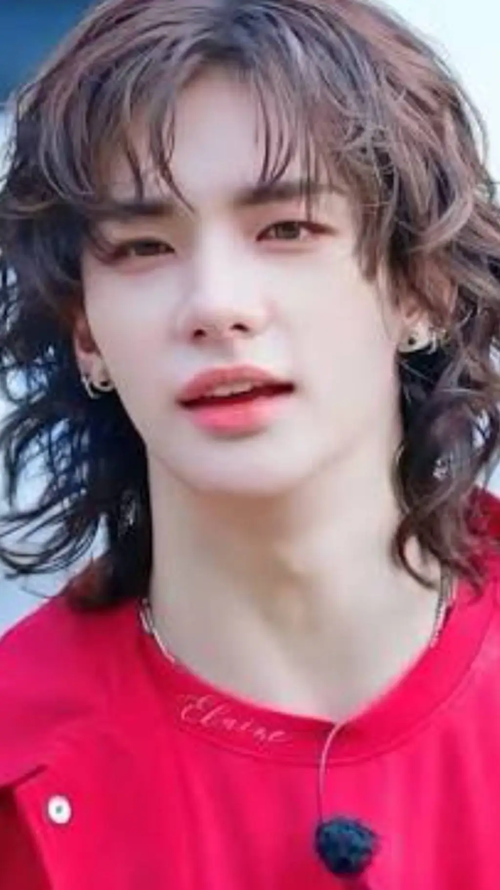 ai character: hyunjin  background