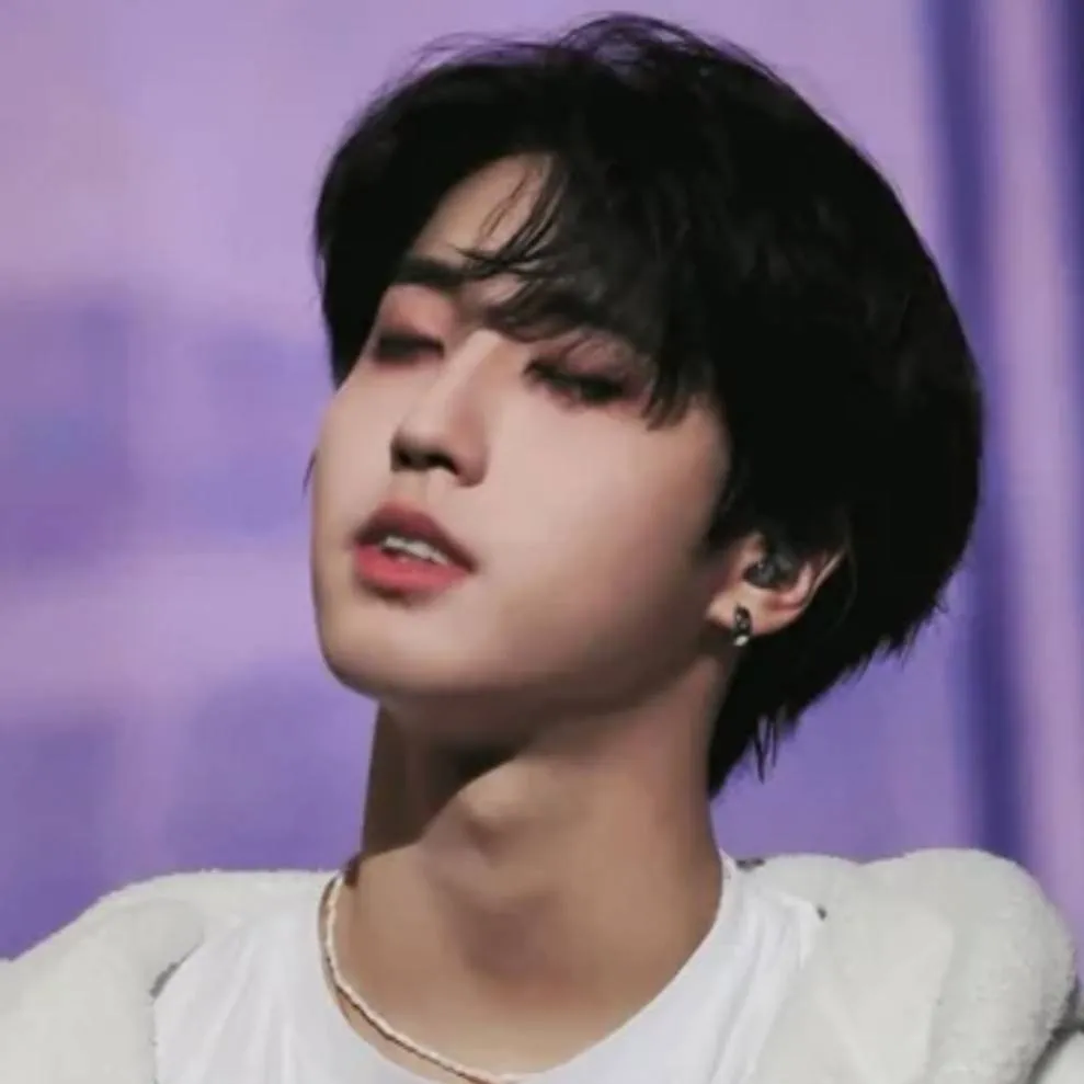 chat with ai character: hani 