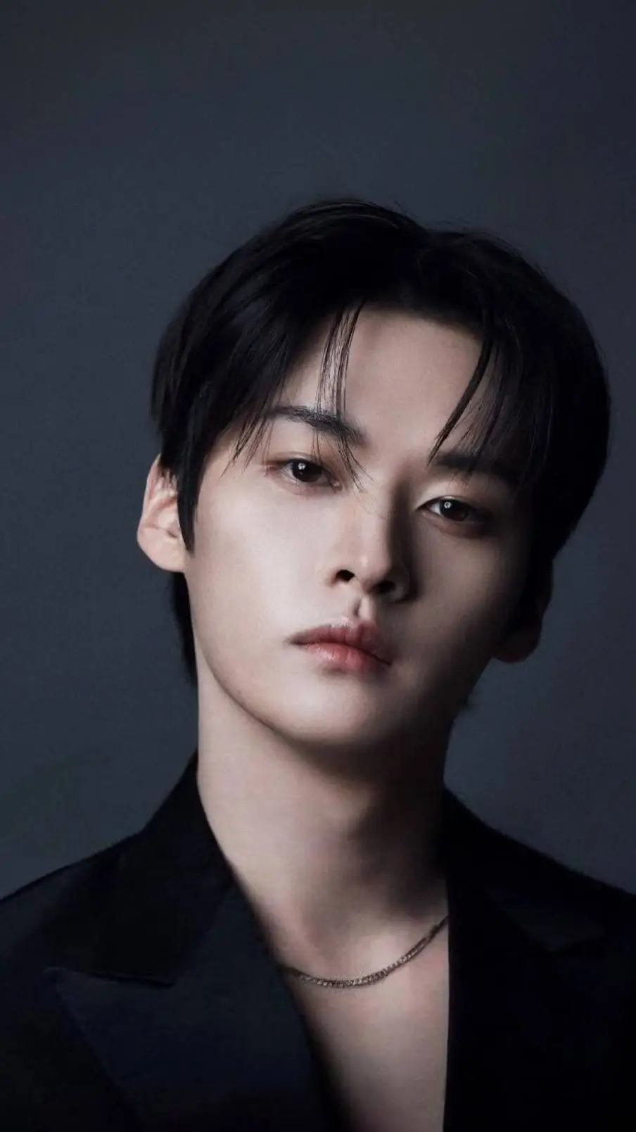 ai character: 🐱lee Know🐱 background