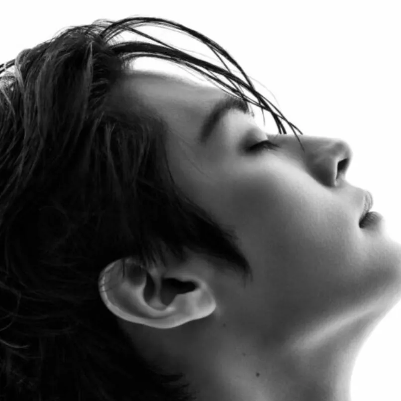 chat with ai character: lee Know 