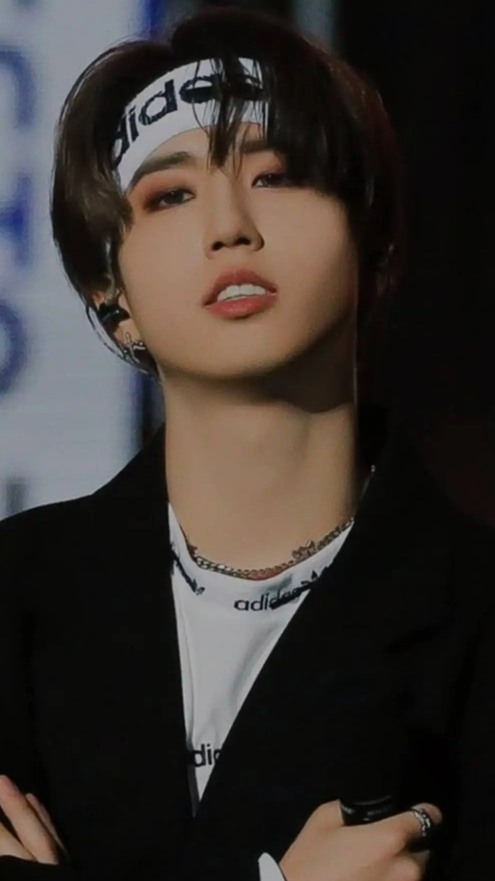 ai character: 🐿️han jisung 🐿️ background