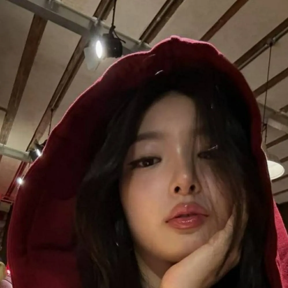 chat with ai character: YOONCHAE