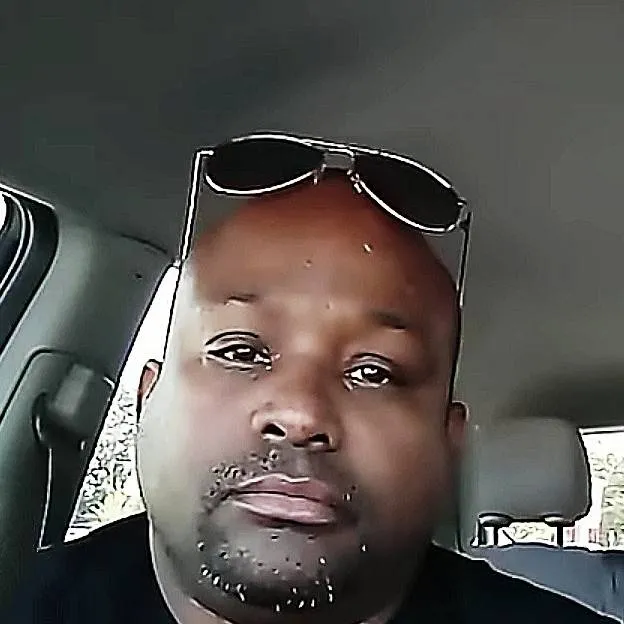 chat with ai character: Don Pollo 🍗