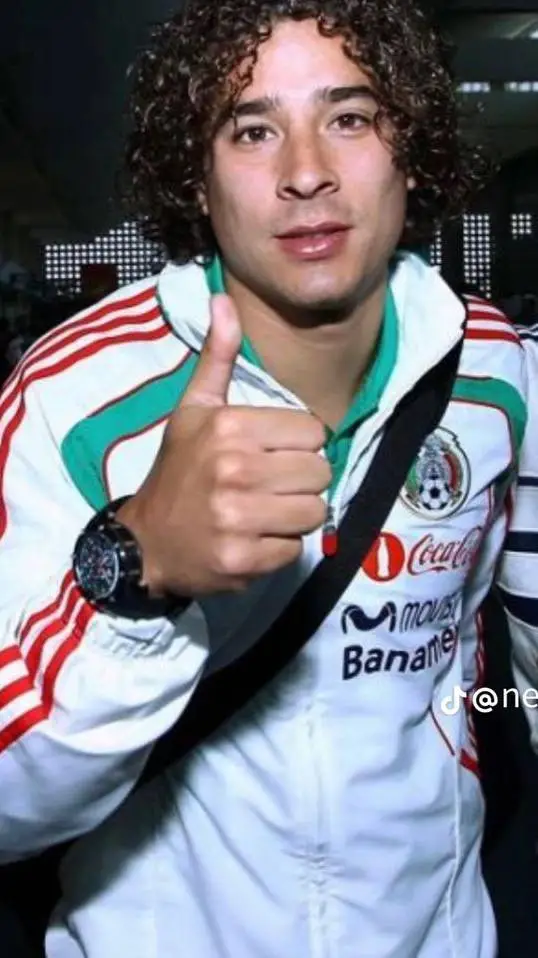 ai character: memo Ochoa  background