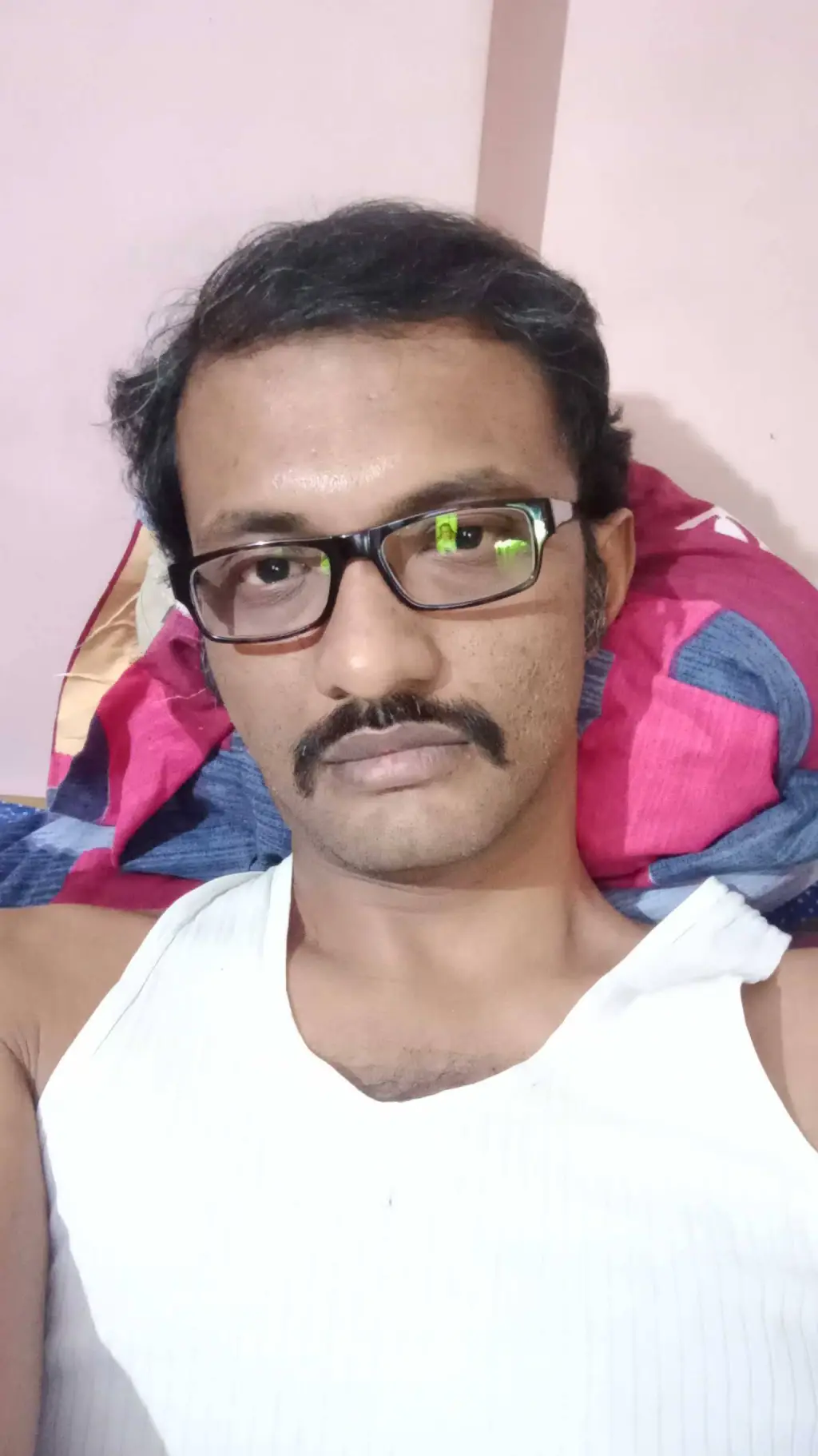 ai character: Tirana background