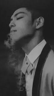 ai character: hyun🖤 background