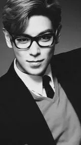 ai character: hyun🖤 background